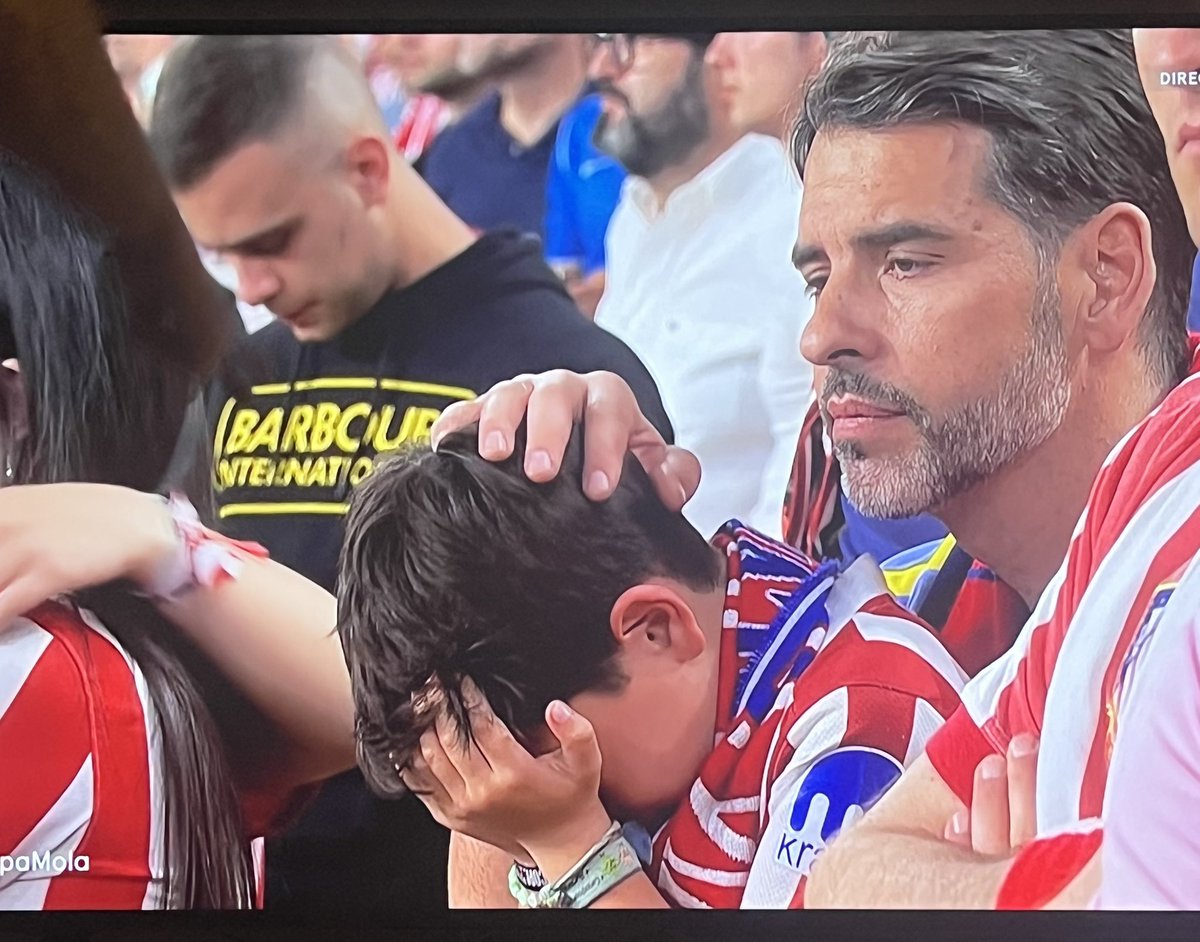 Aʟᴠᴀʀᴏ tweet media