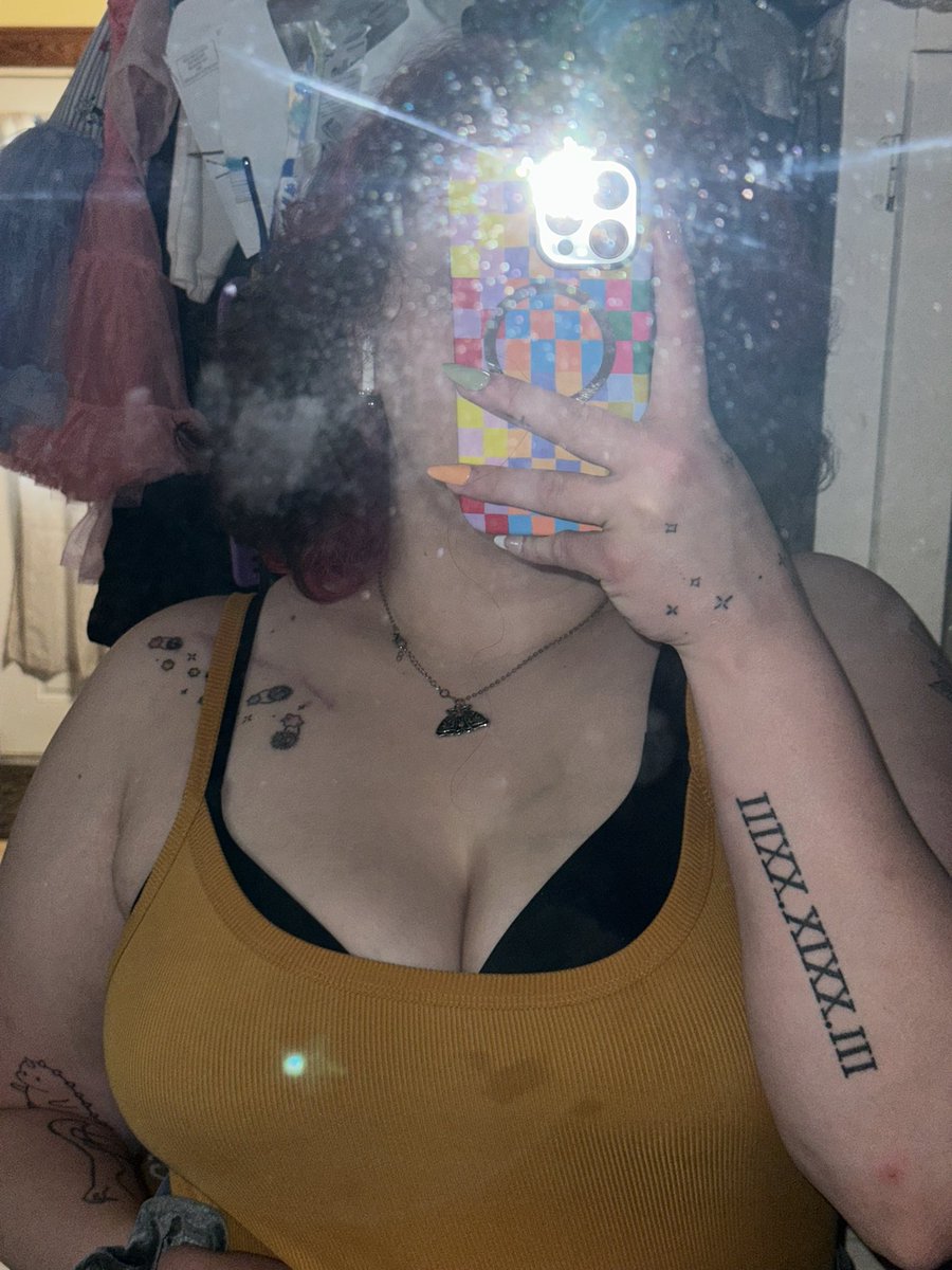 renearose21's tweet photo. #of #link in bio😉#nsfwtwtًً #boobs #fatfetish #creator https://t.co/fwfD6DqwaR