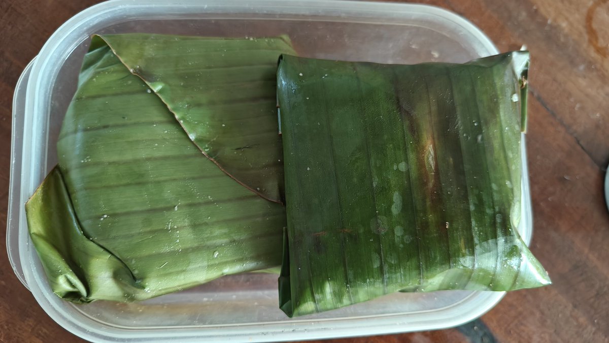 900 gram Wahoo in kruiden bedje uit eigen tuin en banaanblad uit eigen tuin.

Dit gaat hopelijk lukken straks op de green egg.

180-200 graden,
 
52 kerntemp.

Ca 10-15 min