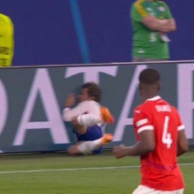 𝐍𝐮𝐞𝐯𝐞⚔️🤍 tweet media