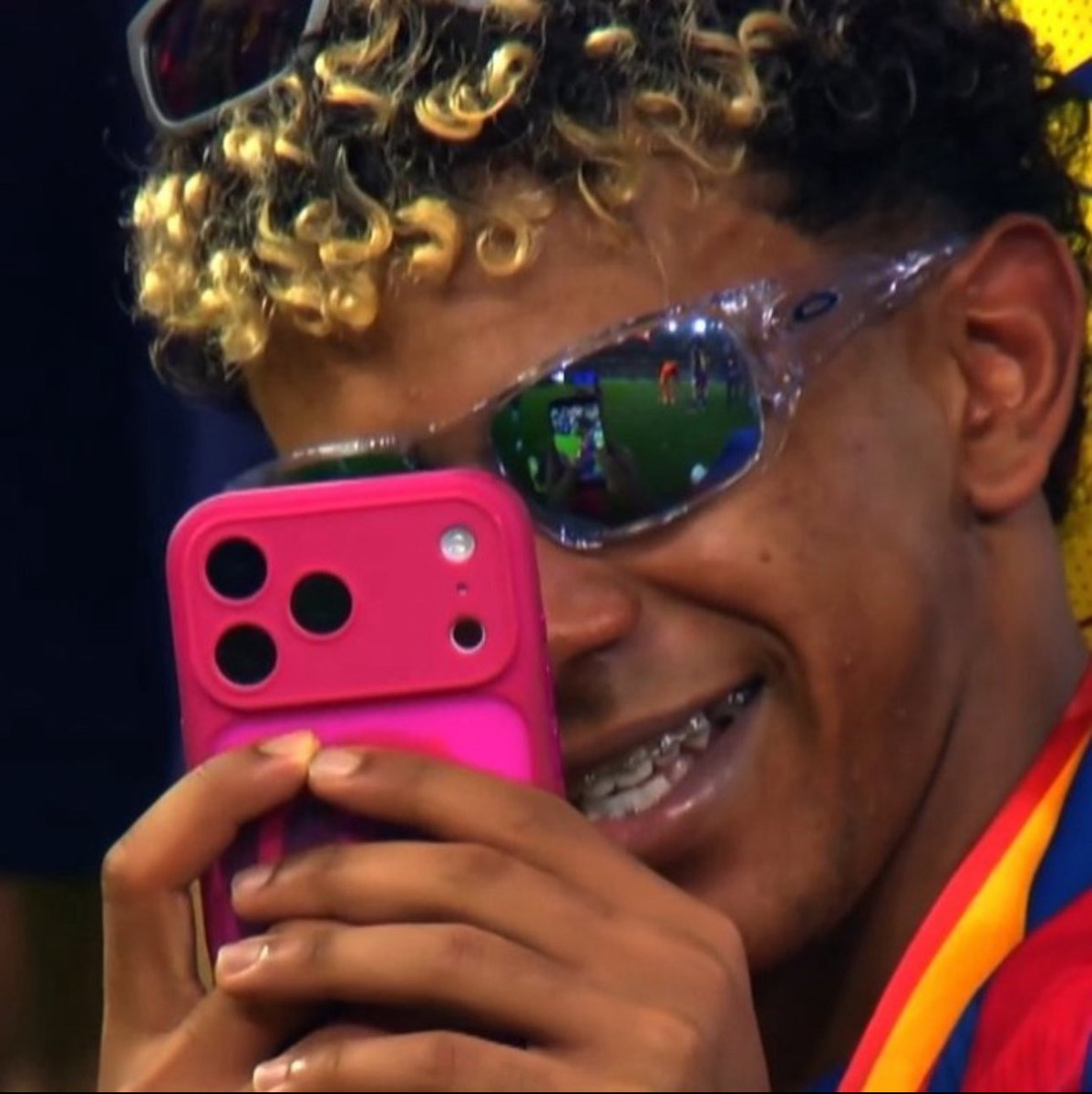 PES MIL GRAU tweet media