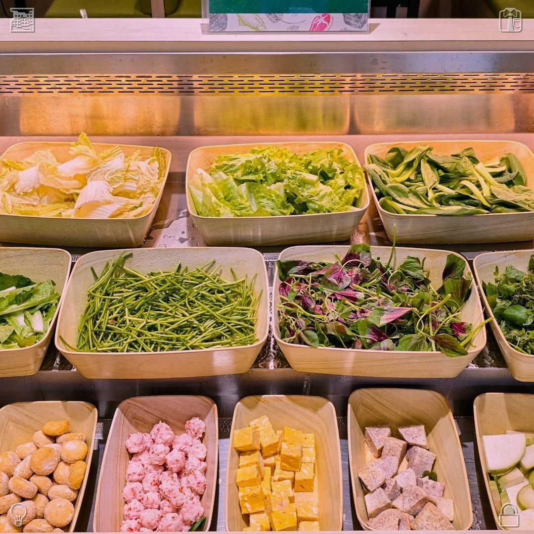 The airport-bound train was silent, with Lila gazing out the window as Paris gradually disappeared from view. Selfies aren't about flaunting; they're about capturing this joyful version of myself to look back on in the future.