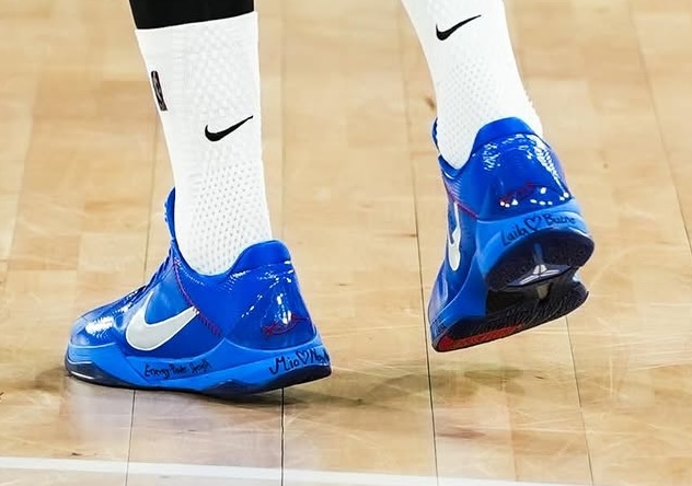 JustFreshKicks tweet media