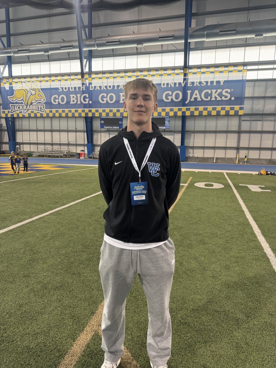 TWagner55's tweet photo. Thanks @Coach_Benedetto for inviting me up to the spring game! Very fun to watch! @CoachDtjackson https://t.co/wIiIQyvBSm