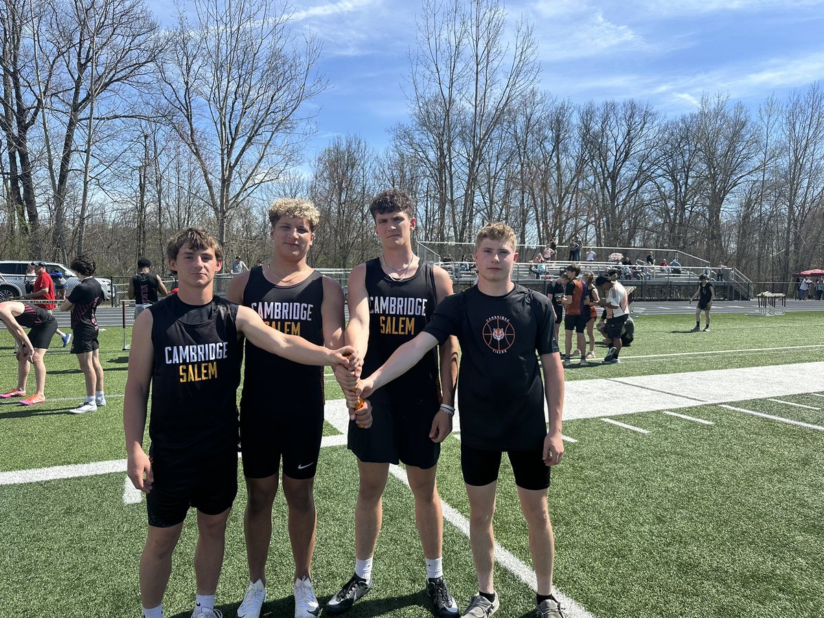 CushingAbe82066's tweet photo. Took the football team to the track and broke a school record. #4x200 https://t.co/E3VSTaKZuO