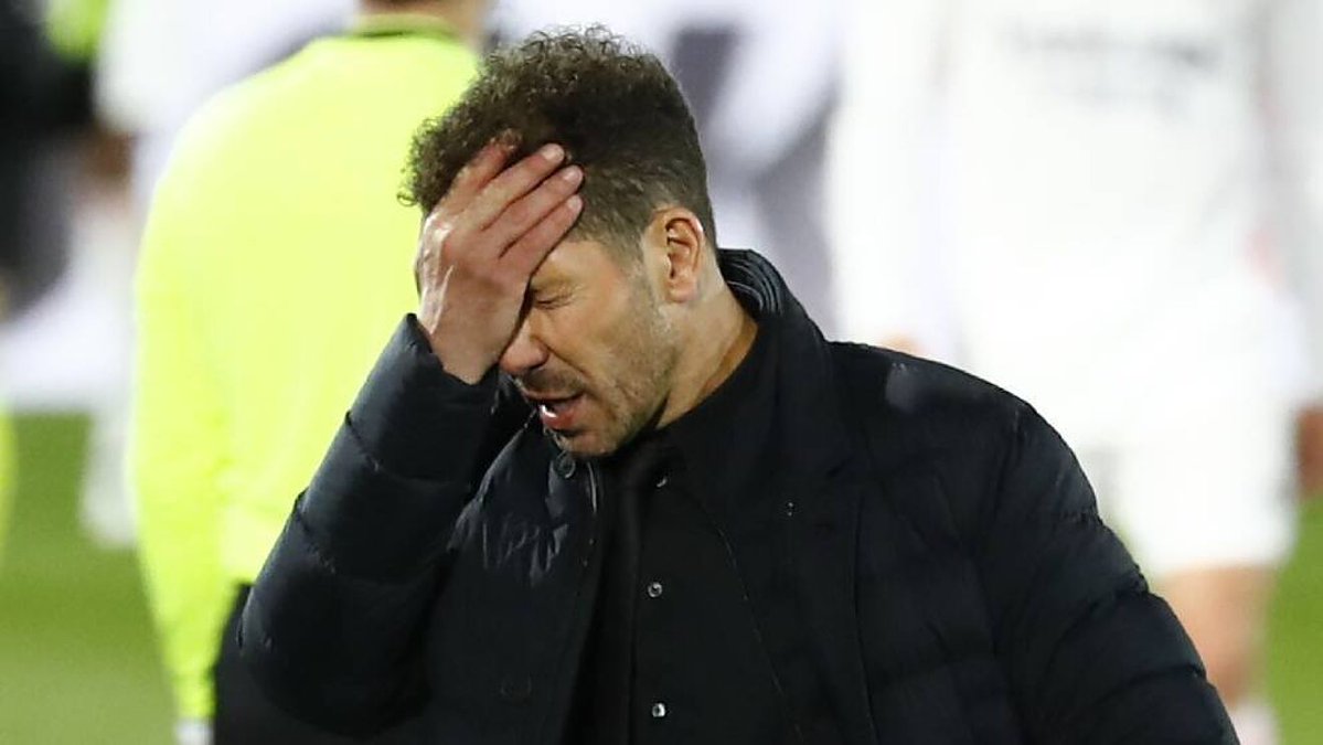 💰 Recordemos que Diego Pablo Simeone le 'roba' al Atlético 2.170.000 euros al mes.

🤣 Ha ganado 3 títulos grandes (2 Ligas y 1 Copa) en 15 años