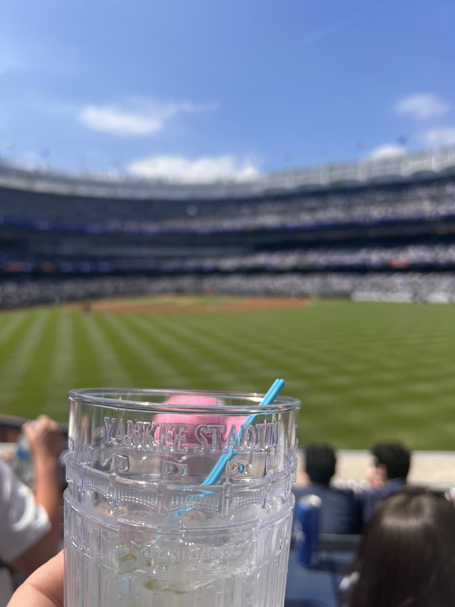 itzERiN's tweet photo. Let’s go Yankees! #MLB #Yankees https://t.co/eDLyu2B6Ni