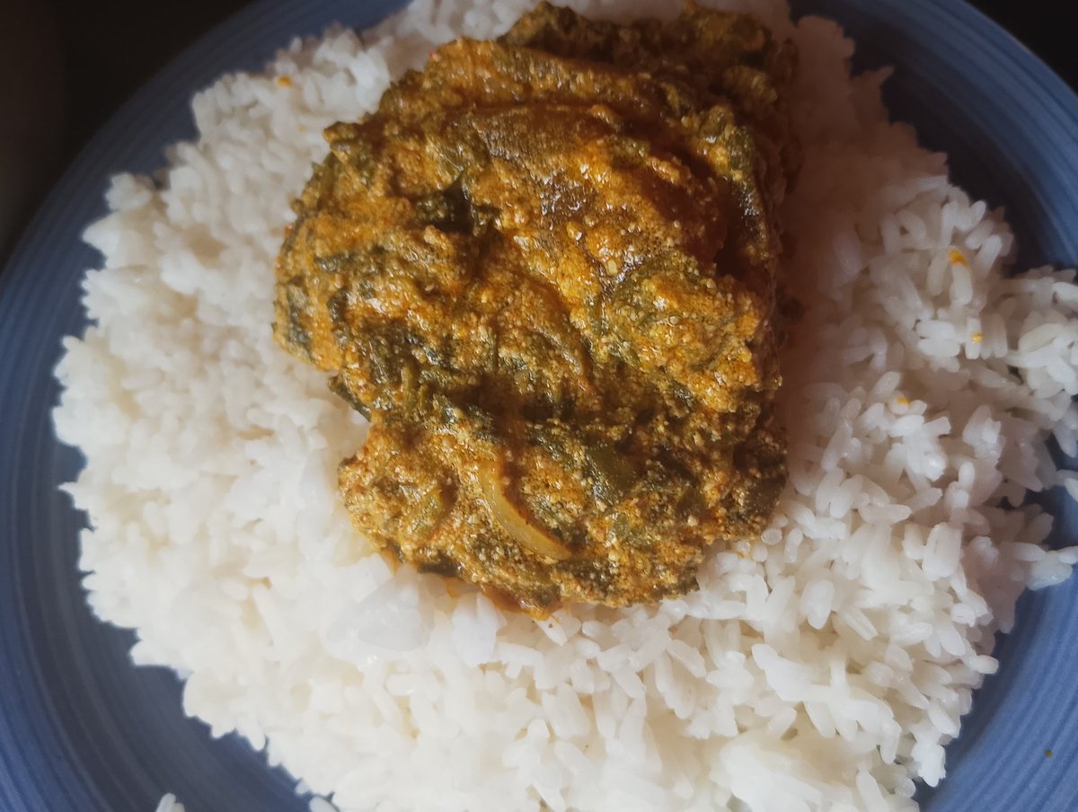 日本の友達の皆さん 🇯🇵

私は野菜スープが大好きです 😋
昨日は Eba と Vegetable Egusi soup を食べました。

そして今夜も、野菜スープをご飯と一緒に食べています 🍚😄

日本では、どんな野菜スープが好きですか？ 🇯🇵