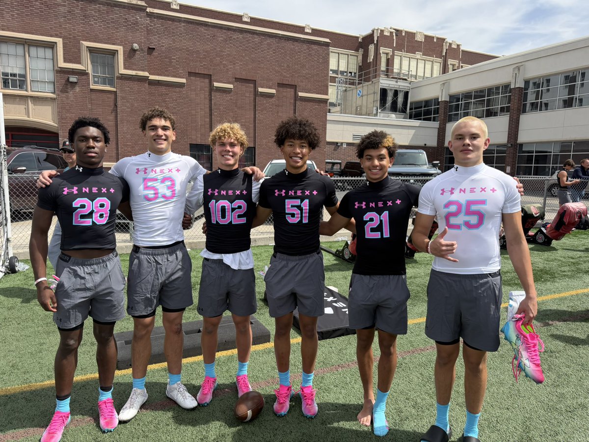 SteelerWesley34's tweet image. Great experience at the UA All-American Camp.
Competed, learned, got better.
🎥 coming tomorrow 🎯
#UANext #TE #2028

@UANextFootball @TheUCReport @CraigHaubert @DemetricDWarren @TomLuginbill @BrandonHuffman @BlairAngulo @GregBiggins @skyridgefb @coachjhemm @JaggerFountaine