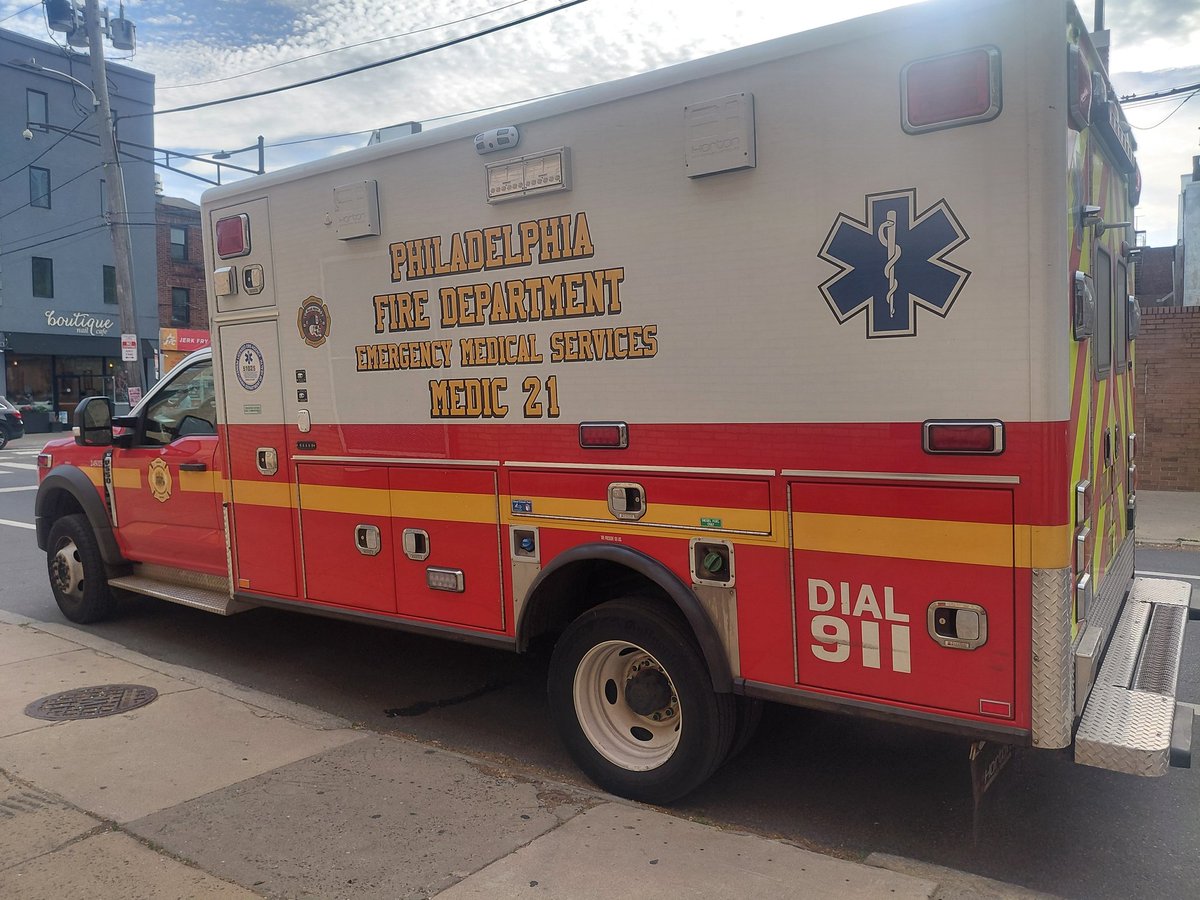 PFDFIREMEDIC32's tweet image. PFD MEDIC 21 6TH AND SOUTH STREETS. #Philadelphia