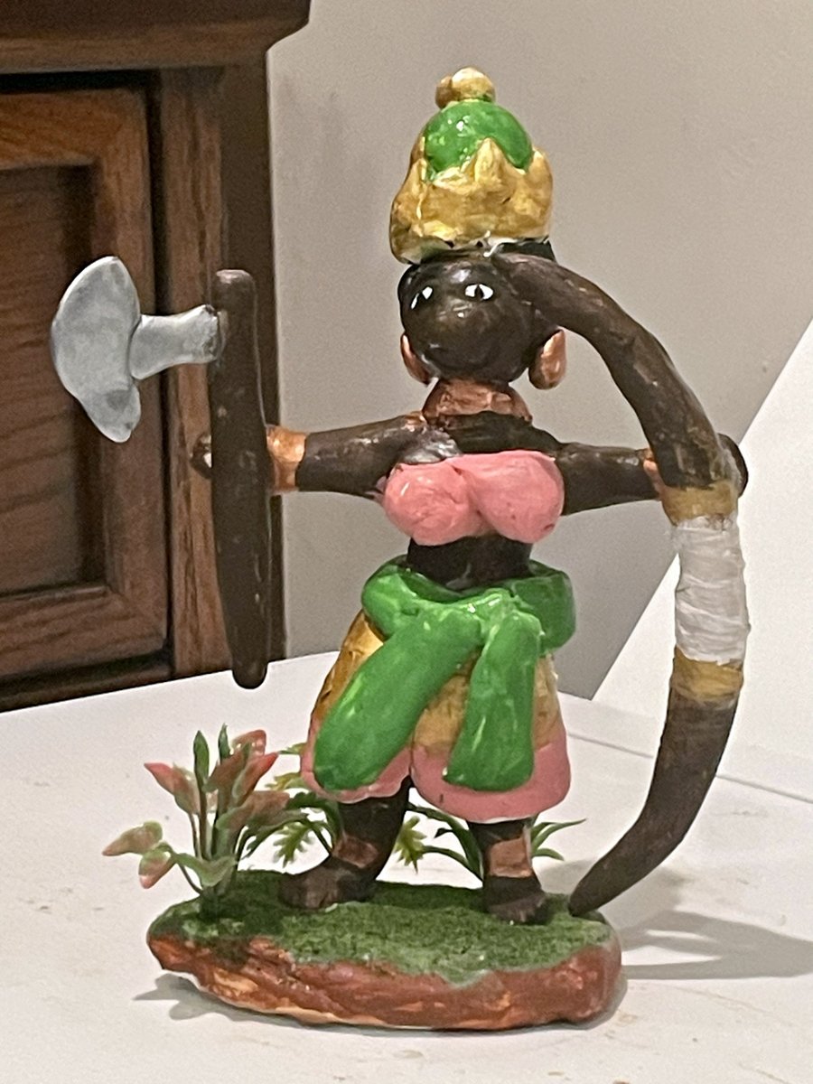 BrandonPilcher's tweet image. Next is a clay sculpture of Nzinga of Ndongo and Matamba, a historical warrior queen from Central Africa in the 1600s. #african #blackwoman #warriorwoman #modelingclay #sculpture #art #artistontwitter