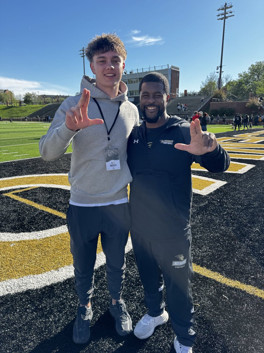 willbuckly's tweet photo. Had a great time visiting @LindenwoodFB and meeting the staff. Thank you @Coach_Crayton for the invite

@Kpoofootball @Southwest7v7 @CoachJackson32 @stugfb @6starfootballMO @PrepRedzoneMO @JPRockMO @AaronWells1324 https://t.co/oN2uLZENPd