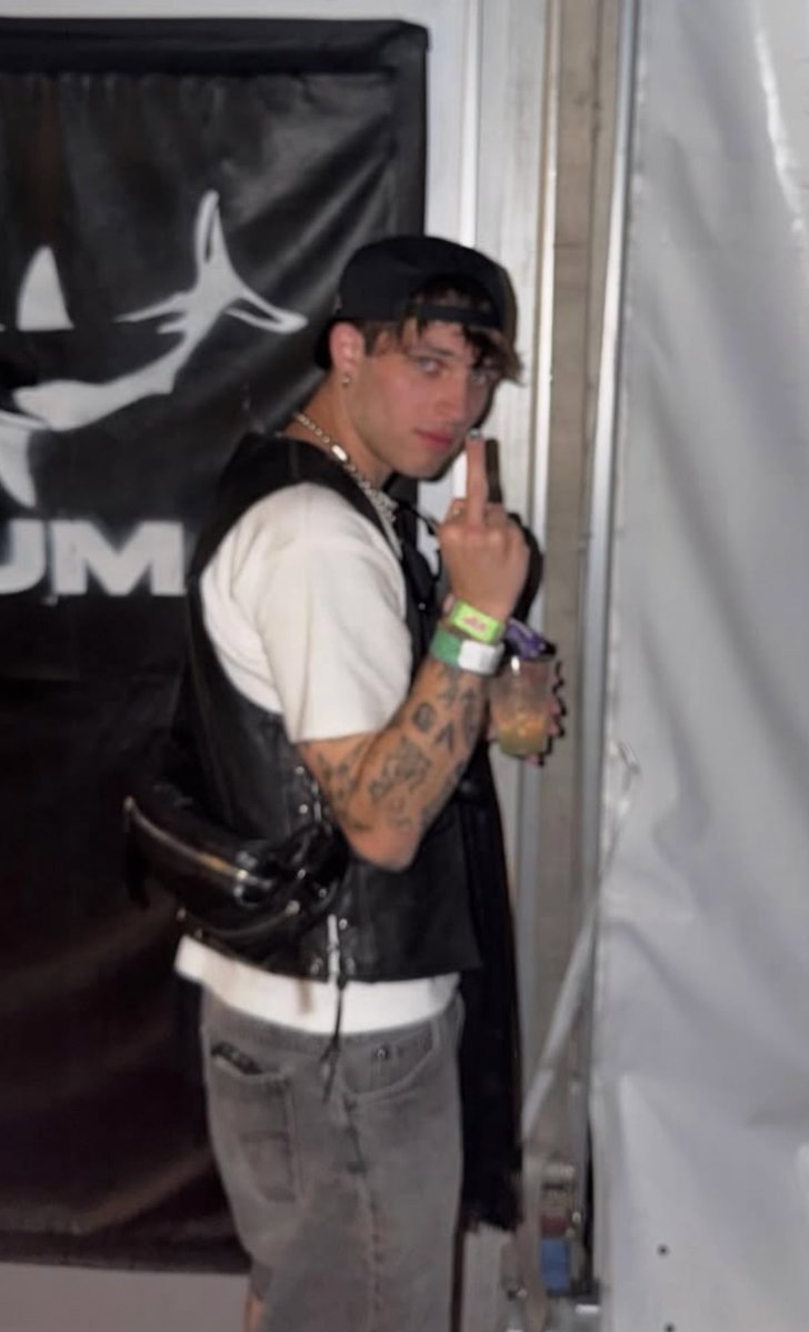 ˚₊‧꒰ა tweet media