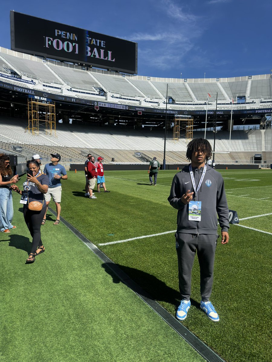 SaelerChristian's tweet photo. Had an amazing time at Happy Valley, thanks for all the hospitality and conversations. Can’t wait to see what the future holds! Thanks Coach Terry for having me out! @CoachTerryPSU @CoachJackson00 @KashifMoore @PrepRedzonePA @psuinsider @Barclay_64 @coachdonnyholl https://t.co/XKkV4lSrHe
