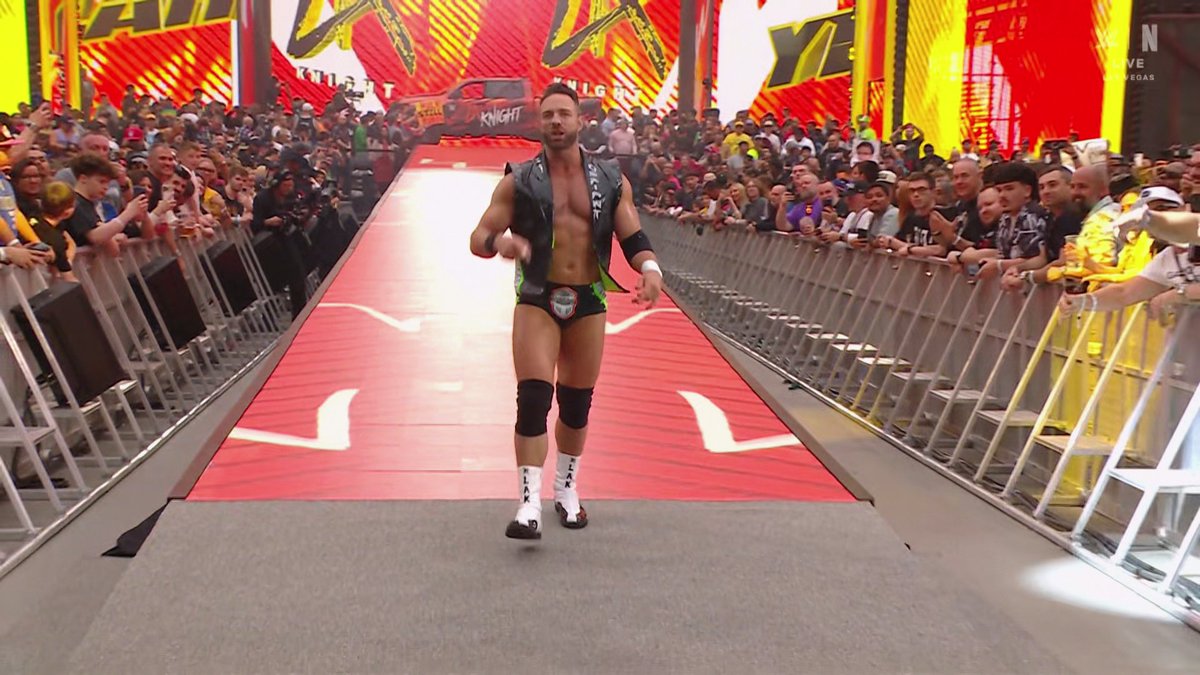 ProWFinesse's tweet photo. Despite his booking, LA Knight's popularity with the crowd will NEVER go away.

They still love him. #WrestleMania https://t.co/Zh3pk9poyK