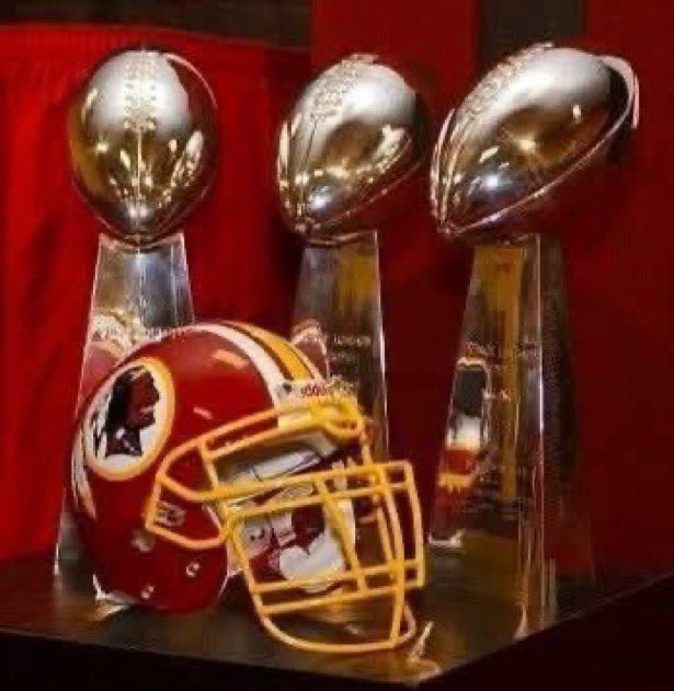 FLATLINEent06's tweet image. But these FOOLS will tell you with a straight face 😐 
that “it’s the burgundy &amp;amp; gold colors”!
B-itch it’s Not!!!
It’s the 3x Super Bowl Champion 
WASHINGTON REDSKINS!
#HTTR4LIFE