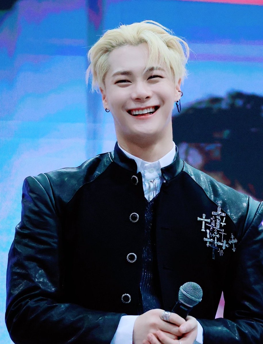 How 2 turn back time when it stood still since d-day you left?
How 2 forget when your footprints R deeply embedded in my heart?
Your every smile, kindness, quirkiness, warmth &amp; gentleness canvas my memories
I ❤️you #MOONBIN now &amp; into eternity. You’re 4ever #treasured #loved🌙🦋
