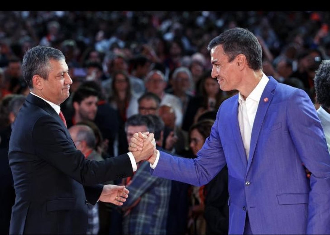 Ekremist Sokrat tweet media