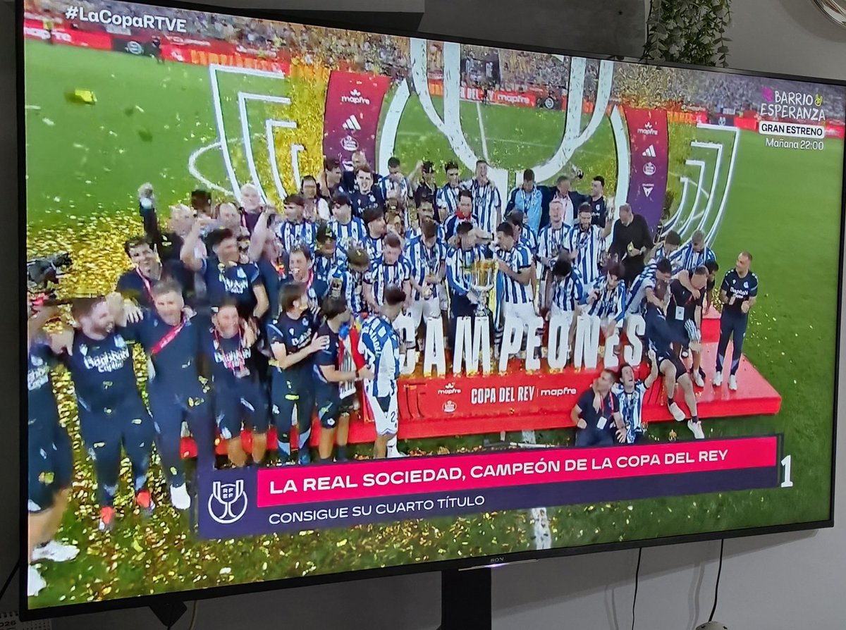 El fútbol ha hecho justicia. 
Enhorabuena a la <a href="/RealSociedad/">Real Sociedad Fútbol</a> justo campeón de la Copa del Rey. 👏

#LaCopaRTVE