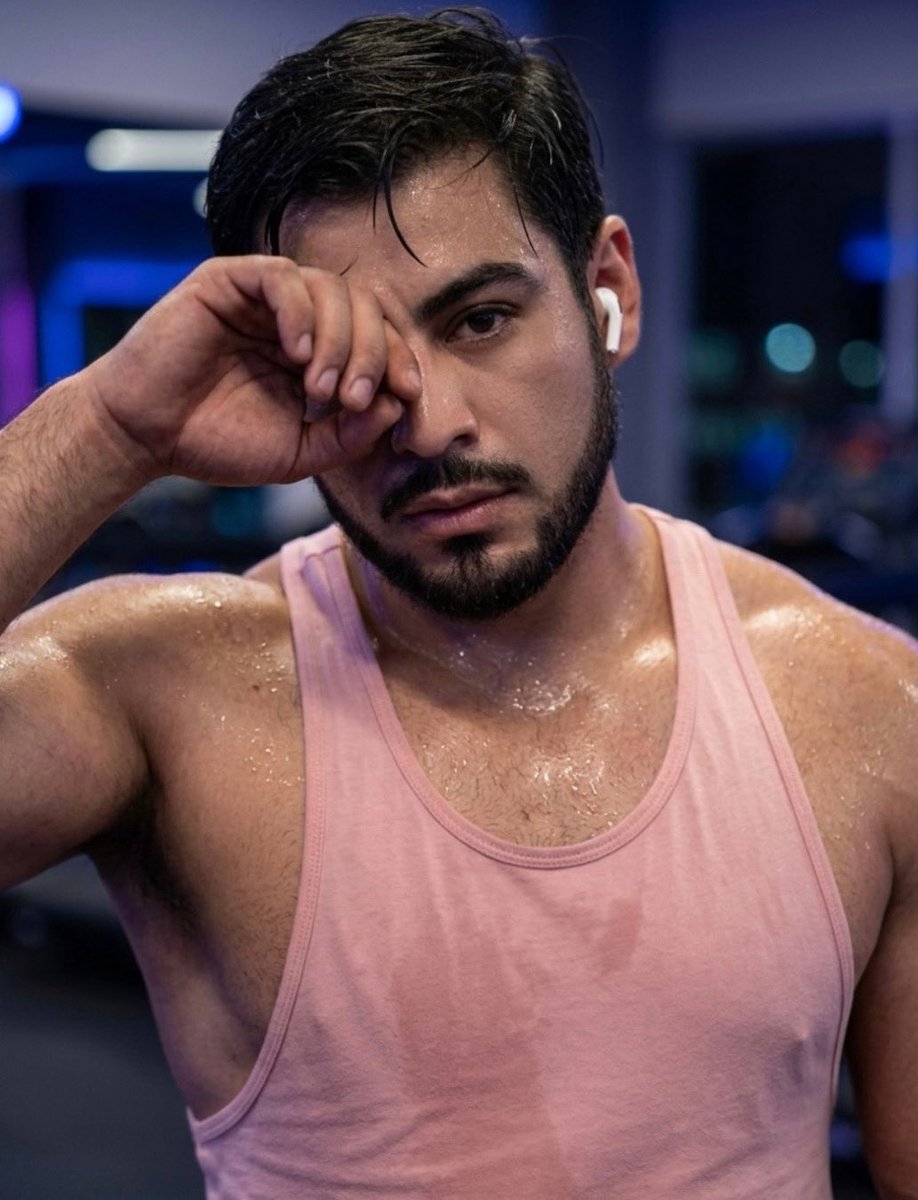 IamCharlesAFV's tweet image. La motivación descansa el fin de semana, pero la disciplina no. ✅🔥

Sábado de cuidar el templo, blindar la mente y cumplir con el proceso. Que nada les quite el enfoque hoy, squad. ¡Vamos a romperla! 🦍🚀

#NoDaysOff #WorkoutMotivation #Actitud #ExplorePage #Mindset