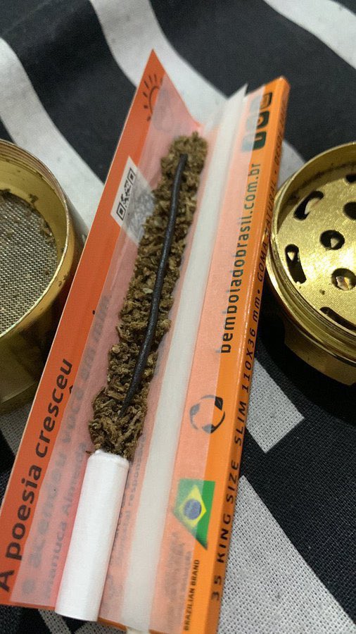 Como vcs bolam o haxixe ?? Assim ou de outro jeito?? 🤔🔥💨