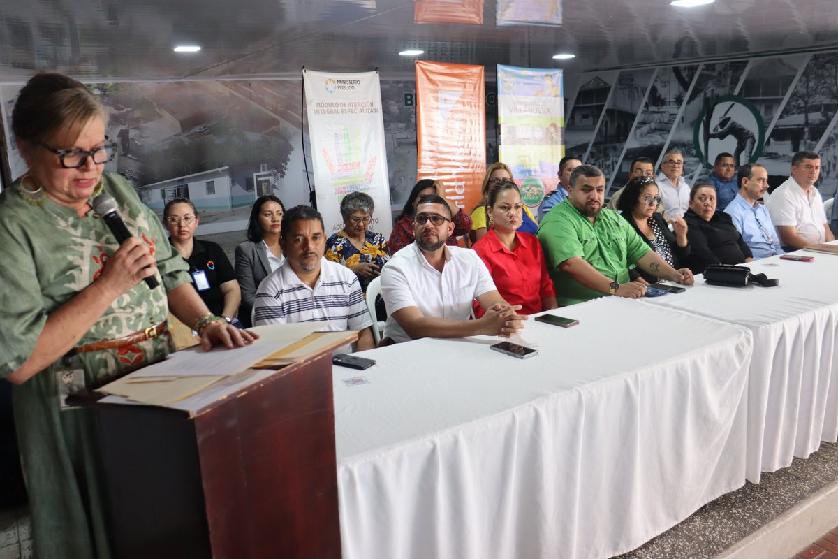 WorldVisionHN's tweet photo. 📢 En Villanueva, desde World Vision Honduras impulsamos la Ruta Virtual de Denuncia 🧒👧Una herramienta ágil y segura para reportar vulneraciones de derechos, incluso de forma anónima, y activar respuestas inmediatas.🧡 Actuar a tiempo puede cambiar una vida. https://t.co/gBpUWeYpgs