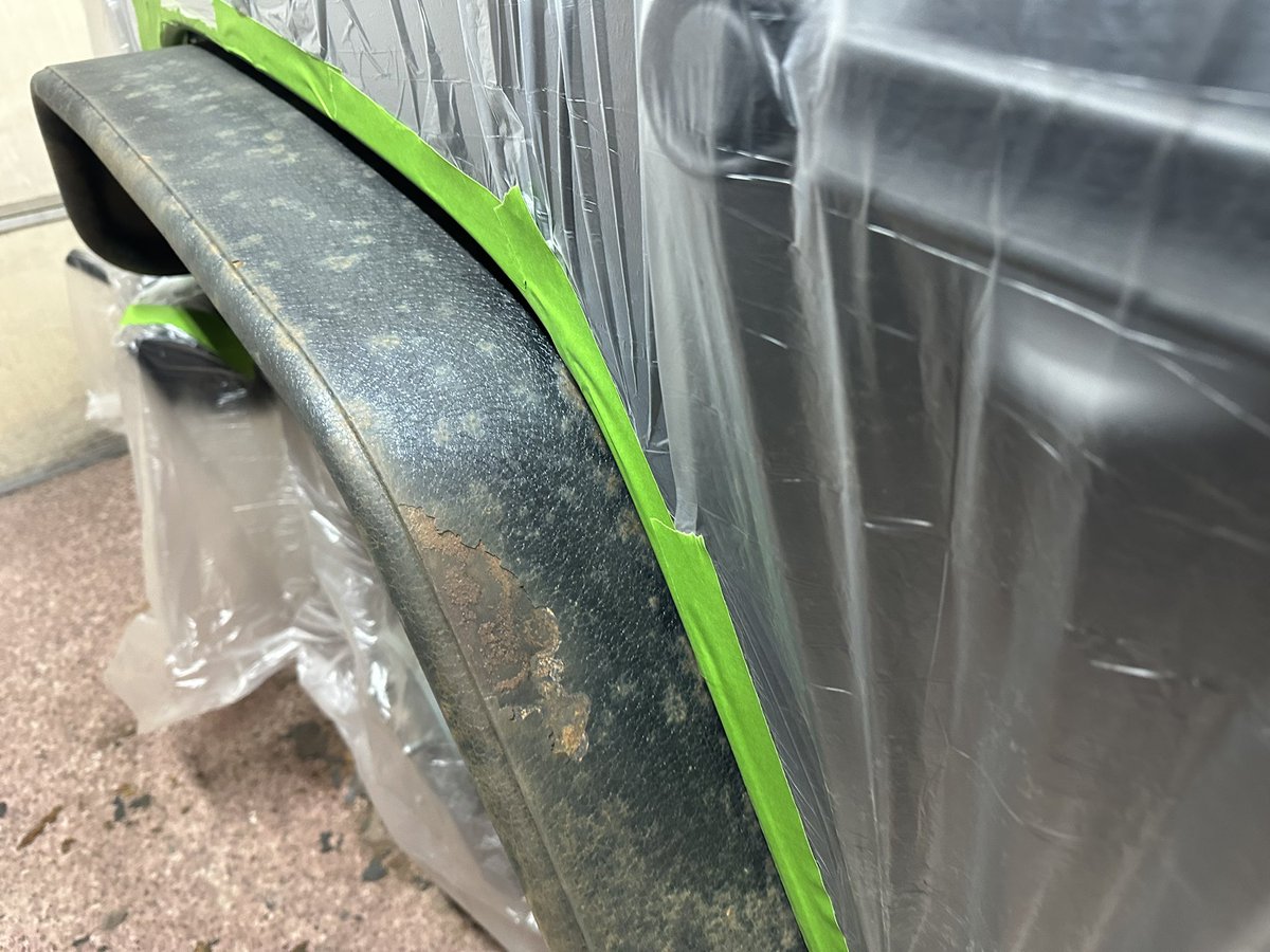 Northmantac's tweet photo. Don’t buy @roughcountry @Jeep fender flares. After only 3 winters in WI the powder coat is garbage and they are rusting bad. https://t.co/gc63Pk6v63