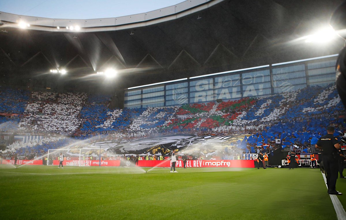 aPartidoUnico's tweet photo. Enhorabuena a la @RealSociedad, equipo al que nos consta que le encanta el olor a césped recién cortado por la noche. https://t.co/541OfhrjUF