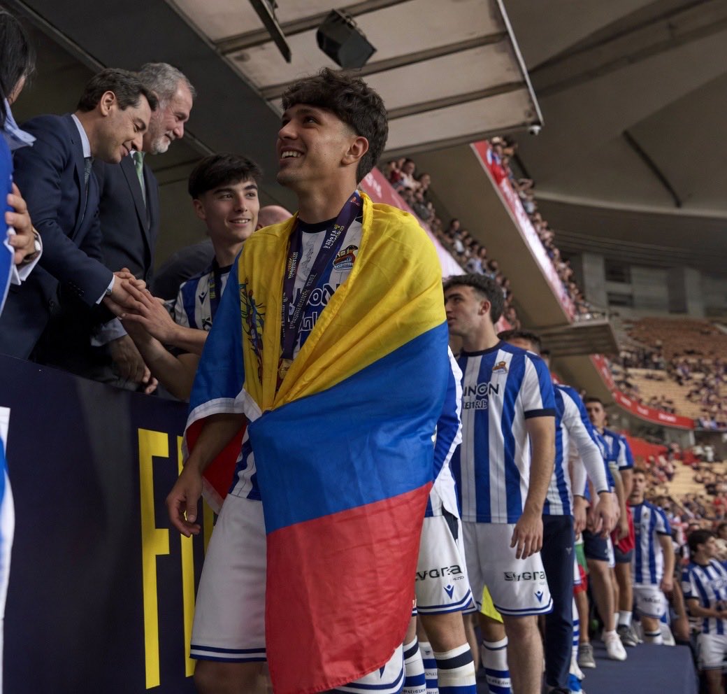 El logro más importante de un 🇻🇪 a nivel de clubes es la Copa del Rey con Jon Aranburu como protagonista (Yangel casi no jugó). 

Supera la Libertadores de Guerra por su mayor exigencia competitiva, y más aún a los roles secundarios de Rincón en Juventus y Jeffren en Barcelona.