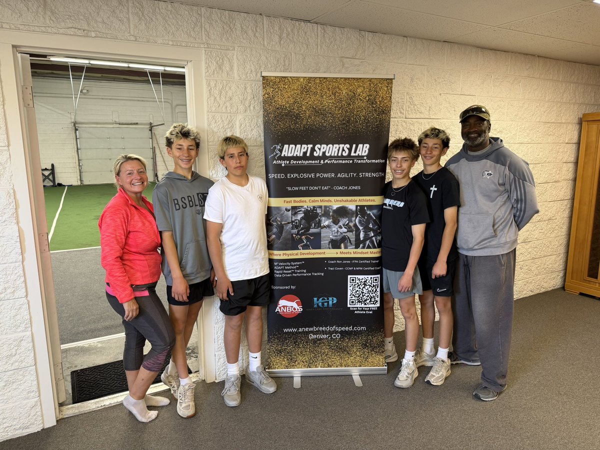 LJMaximo's tweet image. Proud Dad moment- The Kid had his JV game cancelled today and he didn’t get called back up to Varsity…so he chose to go do a Speed and Strength workout with his homies. #Grit #Heart #Committed #VinnyTheJet #GoMavs #SlammersAustin2029