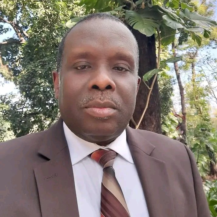 colson_anglade's tweet photo. Yon sèvitè, yon teknisyen mwen konnen, li konnen sa k rele jesyon adminitrasyon, M. Uder Antoine. Mwen gen sètitid ou kapab eksteryorize sa w genyen kòm konpetans. Meritokrasi dwe prime toujou sou medyokrasi. Wi, mwen konnen w kòm yon teknisyen ki kapab fè diferans lan. Siksè ! https://t.co/G984kKLOQ1