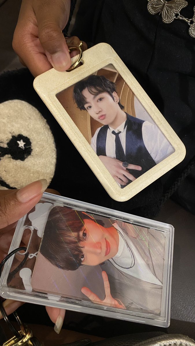 eu e minha irmã trouxemos os hopekook pro cinema assistir eles mesmos ☝🏾