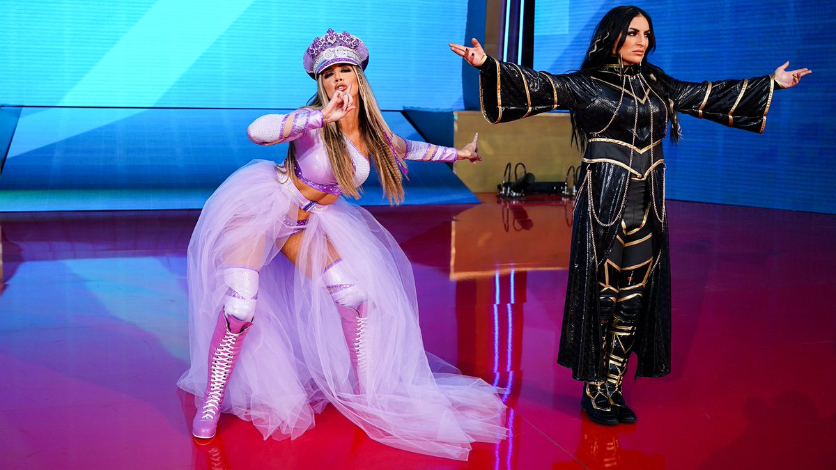 Daria Rae Berenato tweet media