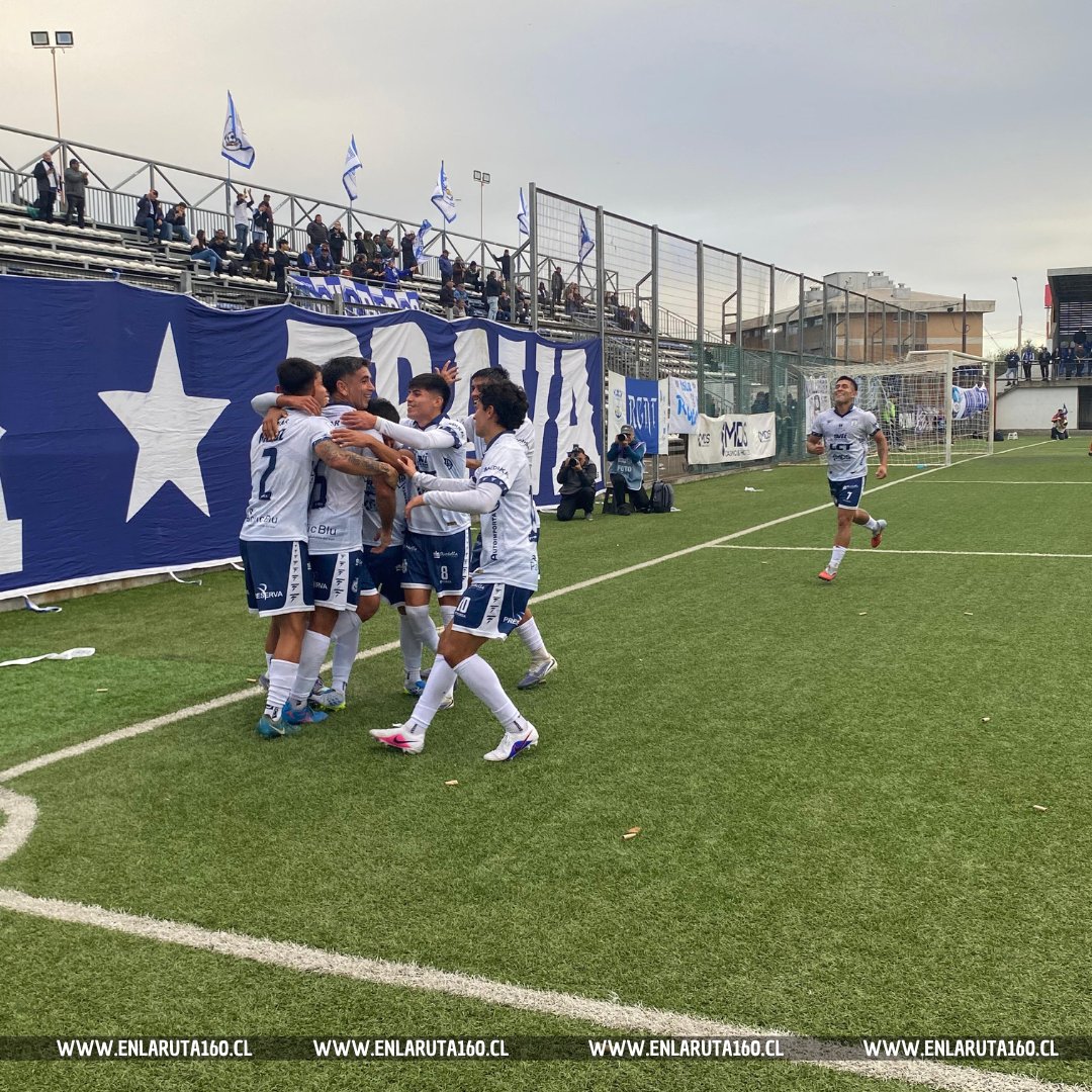 enlaruta160's tweet image. #Naval de #Talcahuano se impuso con contundencia por 4 goles a 0 frente a Deportes Rancagua en el Estadio El Morro, en la comuna chorera. El conjunto local mostró superioridad durante todo el encuentro, consolidando una sólida presentación ante su hinchada.
#Enlaruta160