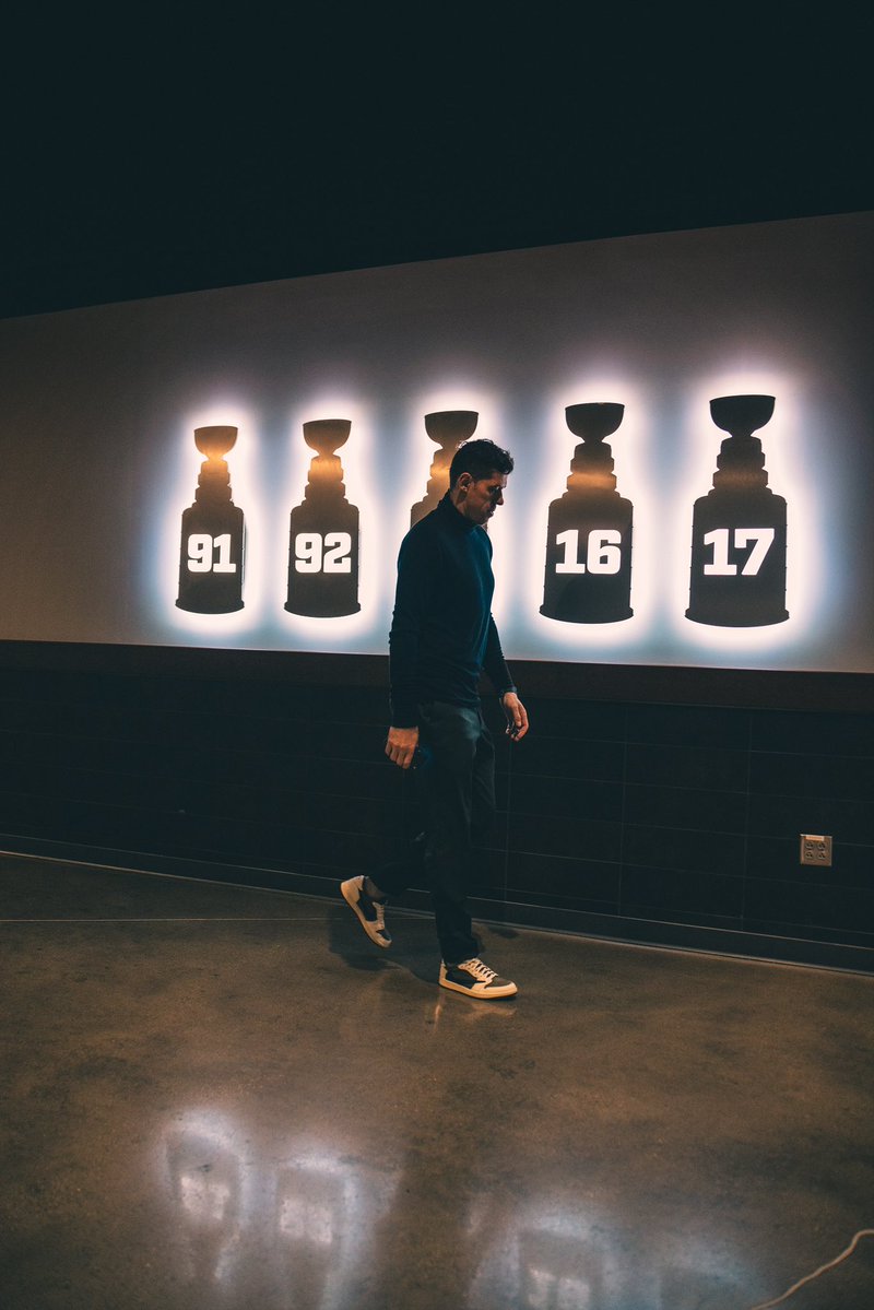 x - Pittsburgh Penguins tweet media