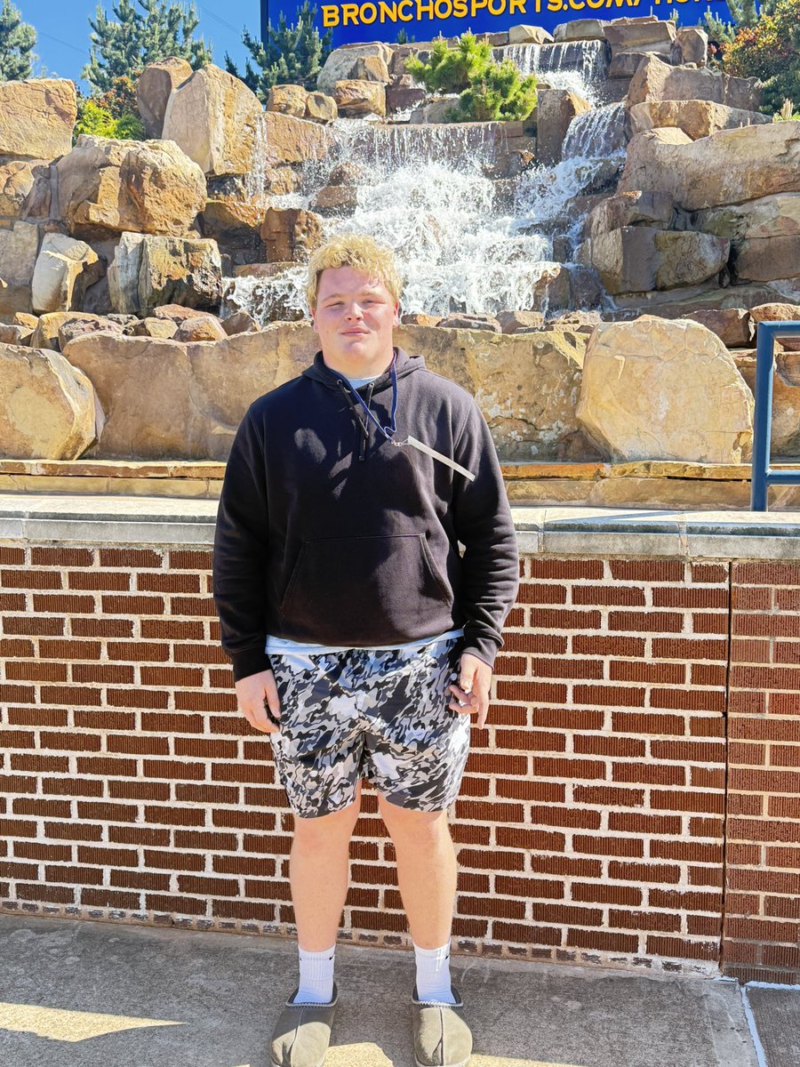 LoganSkelton27's tweet photo. Huge thank you to @ucobronchofb for having me out at their junior!
@JWMadonna @THEShawneeFB @TJH_15 @CoachBlitch @coachbull01 @CoachNorthNCSA @CoachMas_35 @Coach_Caruso @Rick6Roberts @CoachNiccum66 @Coach_Miller21 https://t.co/9jIXT1l8IF