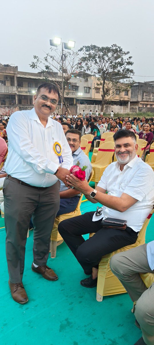 darshannaikinc's tweet image. સાયણમાં વાર્ષિક સાંસ્કૃતિક કાર્યક્રમની ભવ્ય ઉજવણી 🎉
૨૫૦થી વધુ વિદ્યાર્થીઓએ વિવિધ કૃતિઓ દ્વારા પોતાની પ્રતિભા રજૂ કરી 👏
મહેમાનો અને વાલીઓની ઉપસ્થિતિએ કાર્યક્રમને વધુ ગૌરવ અપાવ્યું ✨

#Sayan #AnnualFunction #CulturalProgram #StudentsTalent