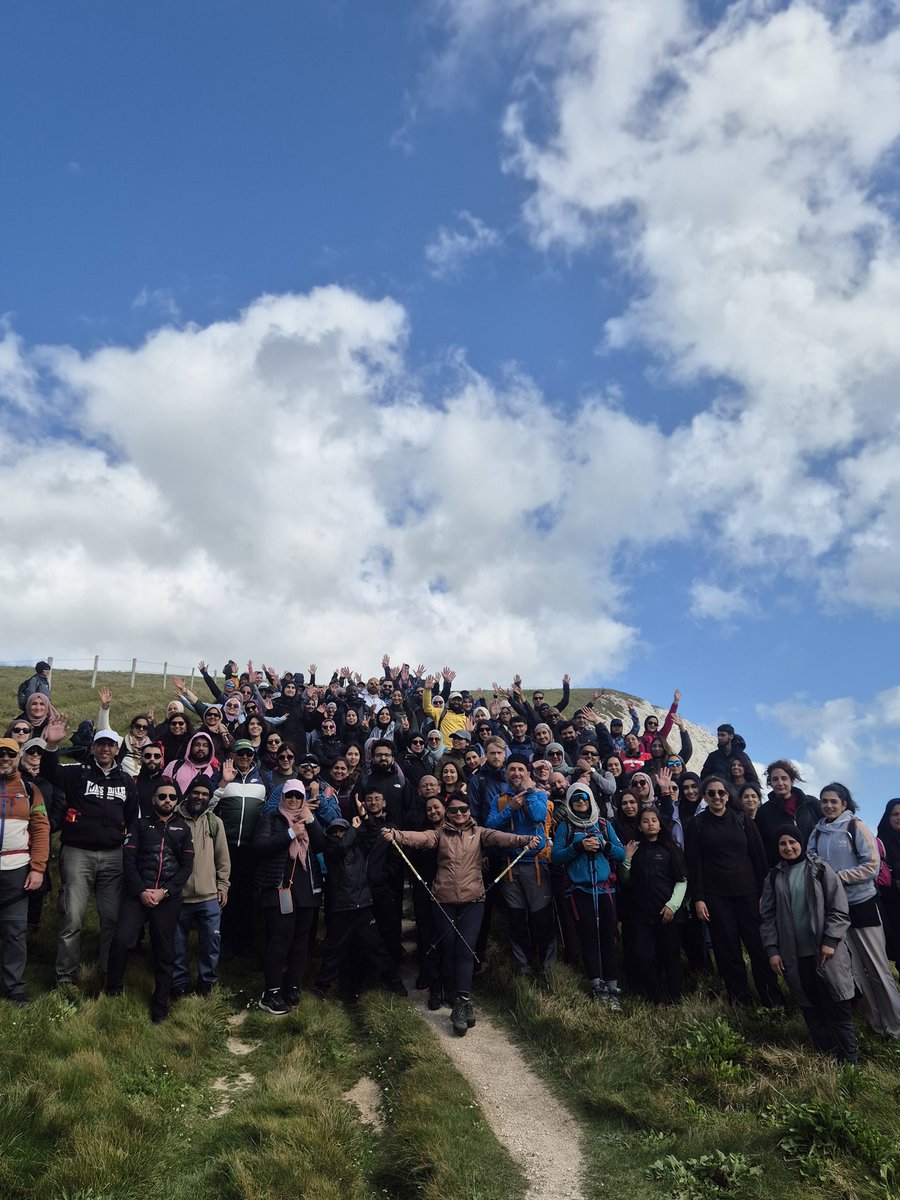 Muslim Hikers tweet media