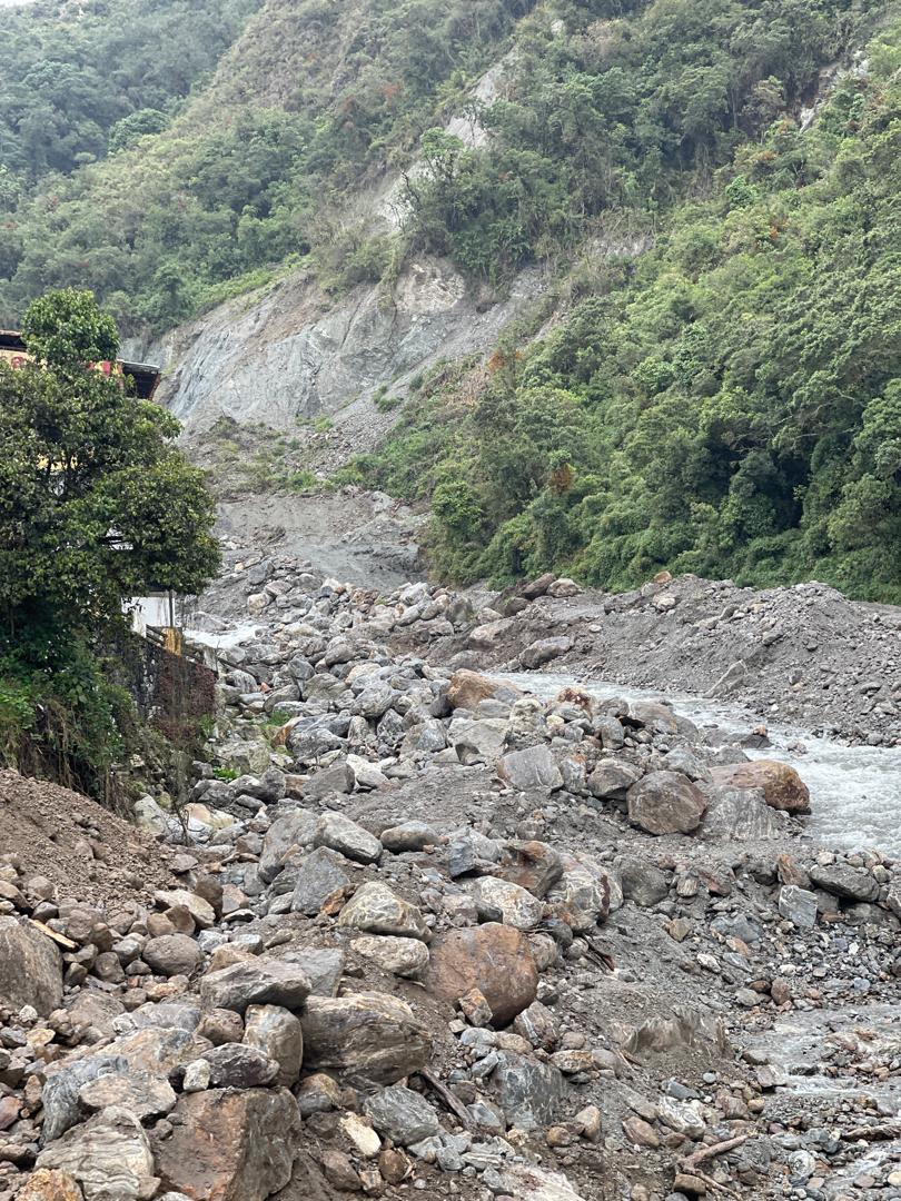 GochaSuper's tweet image. A un año de la vaguada...así están las vías en nuestro Páramo Merideño. 

Que tragedia tenemos que vivir los venezolanos. 

#Mérida #Páramo
