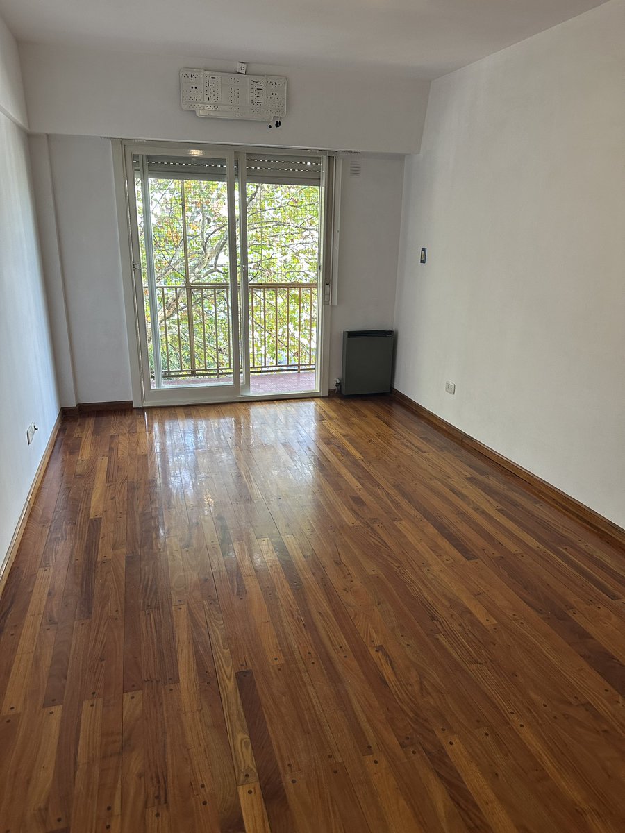 SANROMANprop's tweet photo. 🏠 EN ALQUILER | Dpto 2 ambientes · Villa Santa Rita
Al frente con balcón este 🌅 · Cocina equipada · Escritorio · Lavadero

24 meses · ajuste IPC trimestral
Mat. 462 CUCICBA

📩 DM para más info
#AlquilerBA #VillaSantaRita #Departamento https://t.co/65Bsw1p1IB