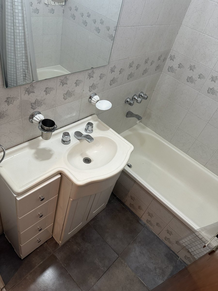 SANROMANprop's tweet photo. 🏠 EN ALQUILER | Dpto 2 ambientes · Villa Santa Rita
Al frente con balcón este 🌅 · Cocina equipada · Escritorio · Lavadero

24 meses · ajuste IPC trimestral
Mat. 462 CUCICBA

📩 DM para más info
#AlquilerBA #VillaSantaRita #Departamento https://t.co/65Bsw1p1IB