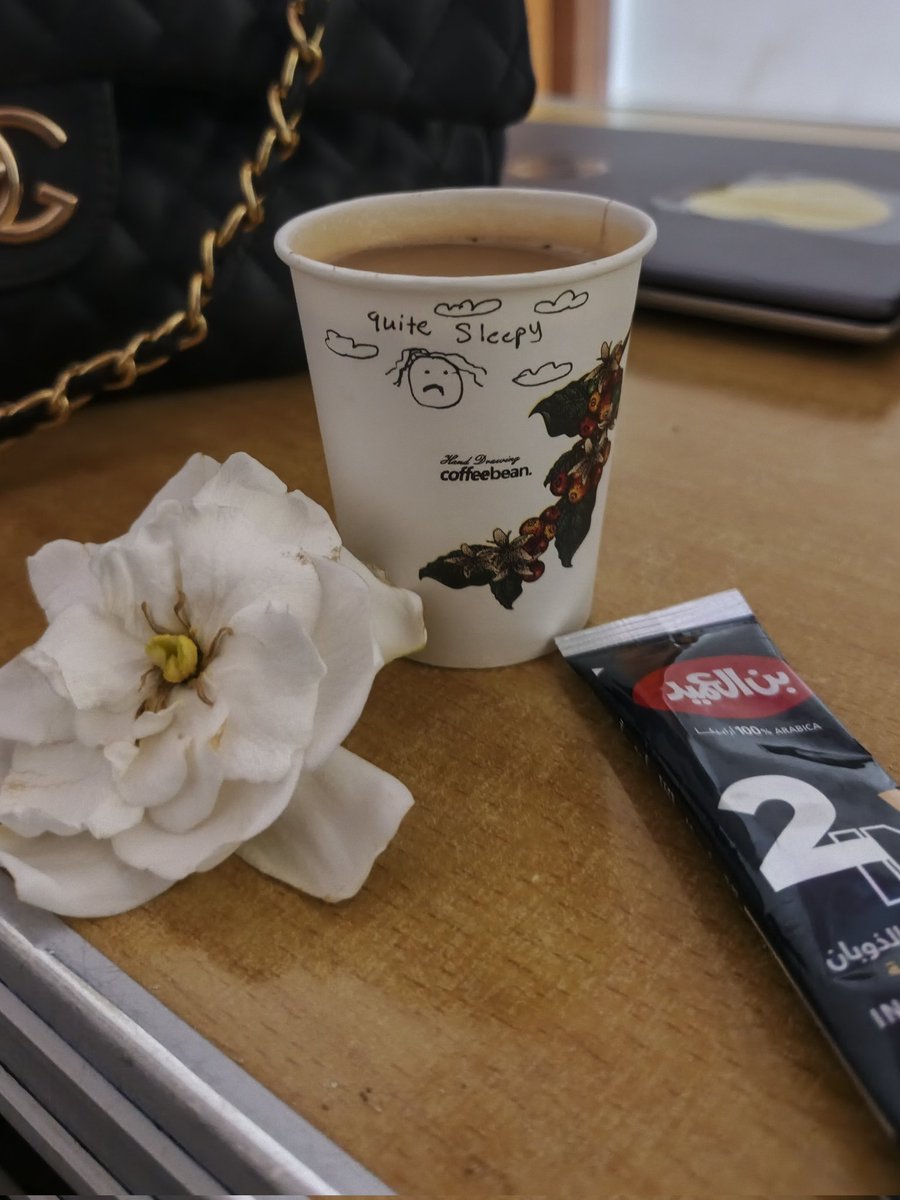 Lolo_elf's tweet photo. @RElshorfa كاردينيا احب عطرها https://t.co/94i0DN2pkV
