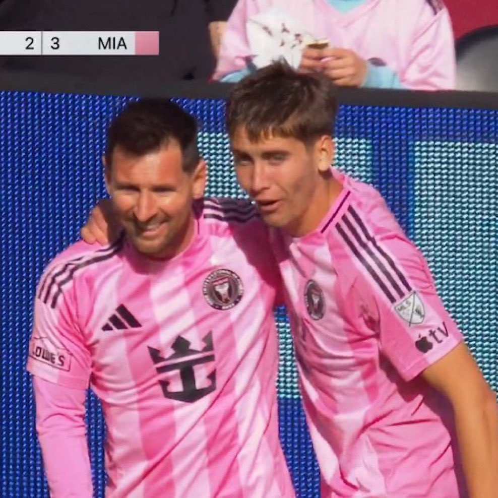 MatchWireCentra's tweet image. Lionel Messi for Inter Miami CF 🇦🇷💫

👕 97 games
🌟 128 G/A
⚽️ 85 goals
🅰️ 43 assists
🎁 5 penalties
🎯 8 free-kick goals
🏆 4 trophies

#InterMiami #Messi #Football