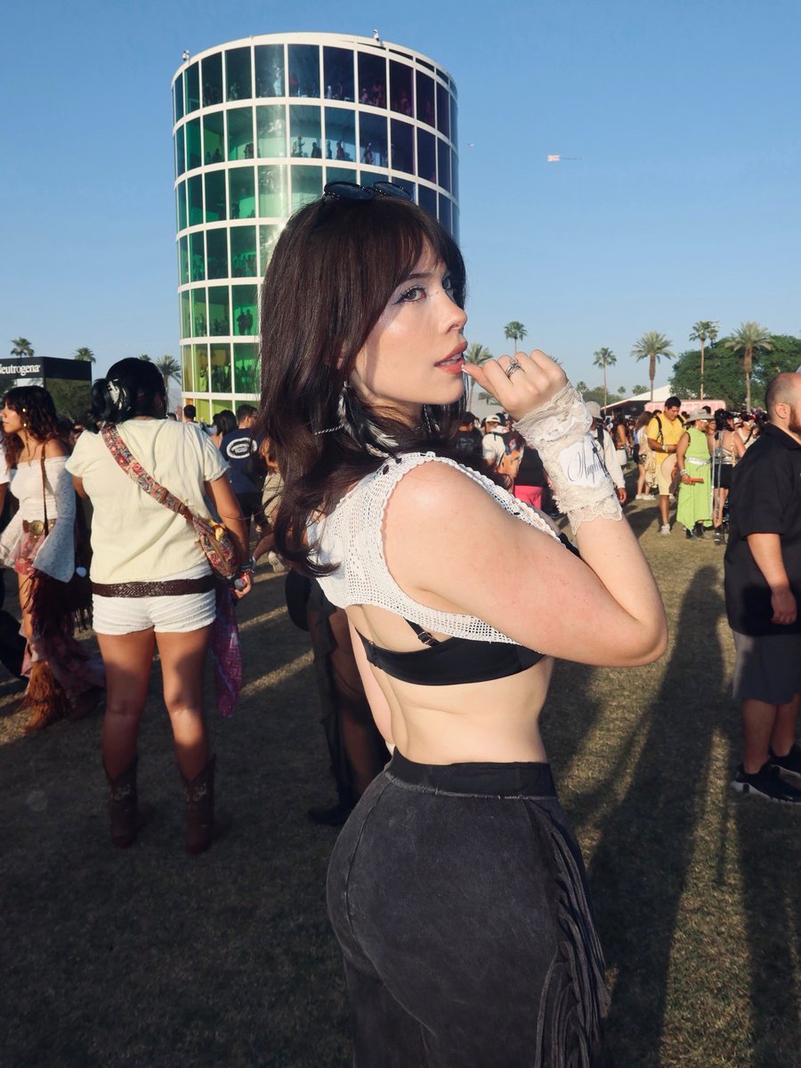 cyber gf tweet media