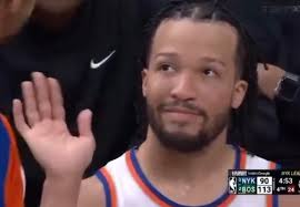 Jalen Brunson in the First Quarter

19 points 
8/11 FG 
3/3 3PT 

Knicks Lead 30-24