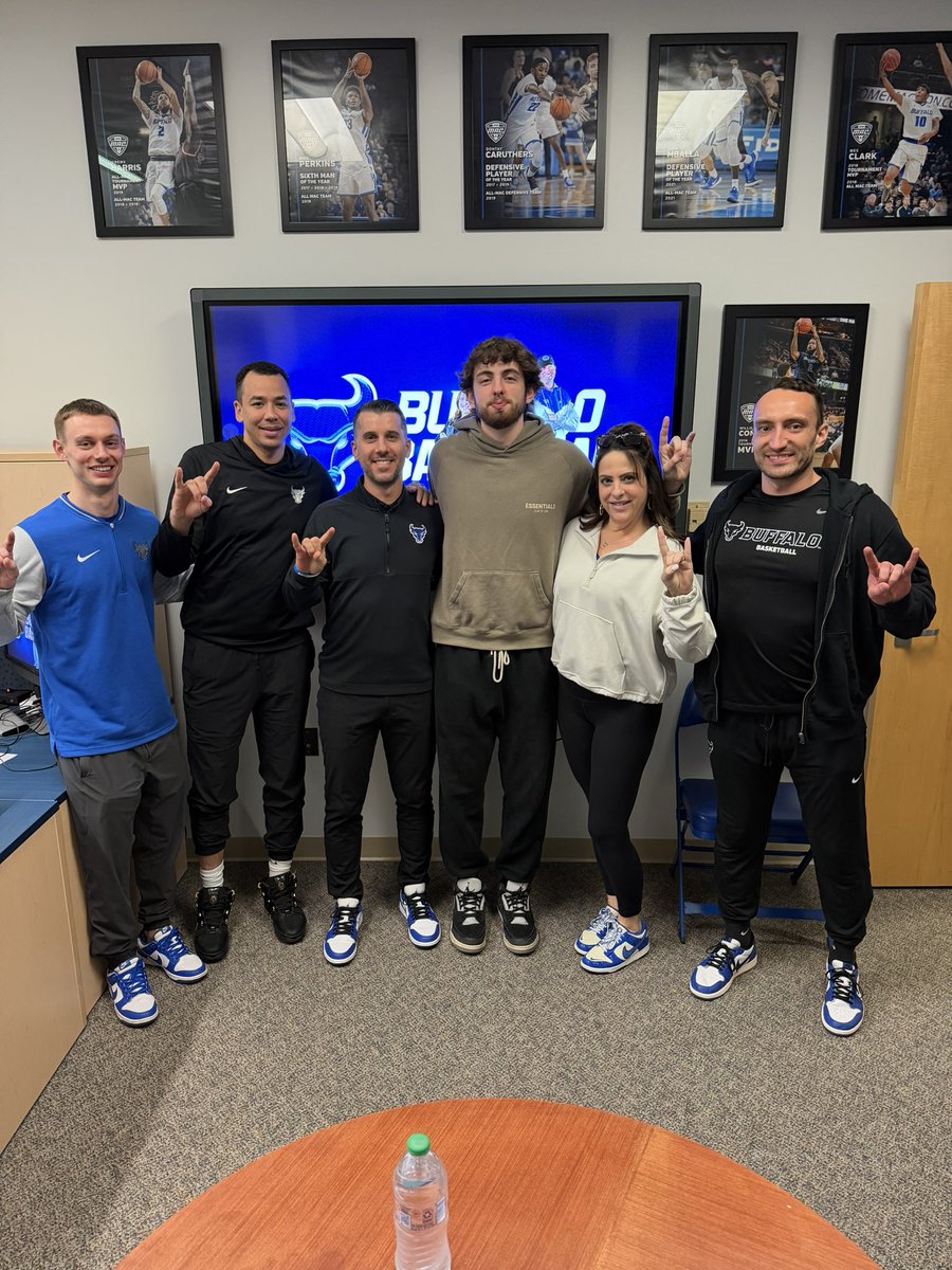 D1BasketballDFW's tweet photo. 🤍🤘🏼💙 • Serendipity • no other words other than when @CoachGH3 calls, always answer • what a whirlwind of portal days, zooms and chaos • yet, the night Coach G called @DrewSteffe , it all slowed down • so much fun and so many things…..about to be a helluva ride my dude • PROUD that you found YOUR spot • @MACSports Champs & POY loading 🤍🤘🏼💙
