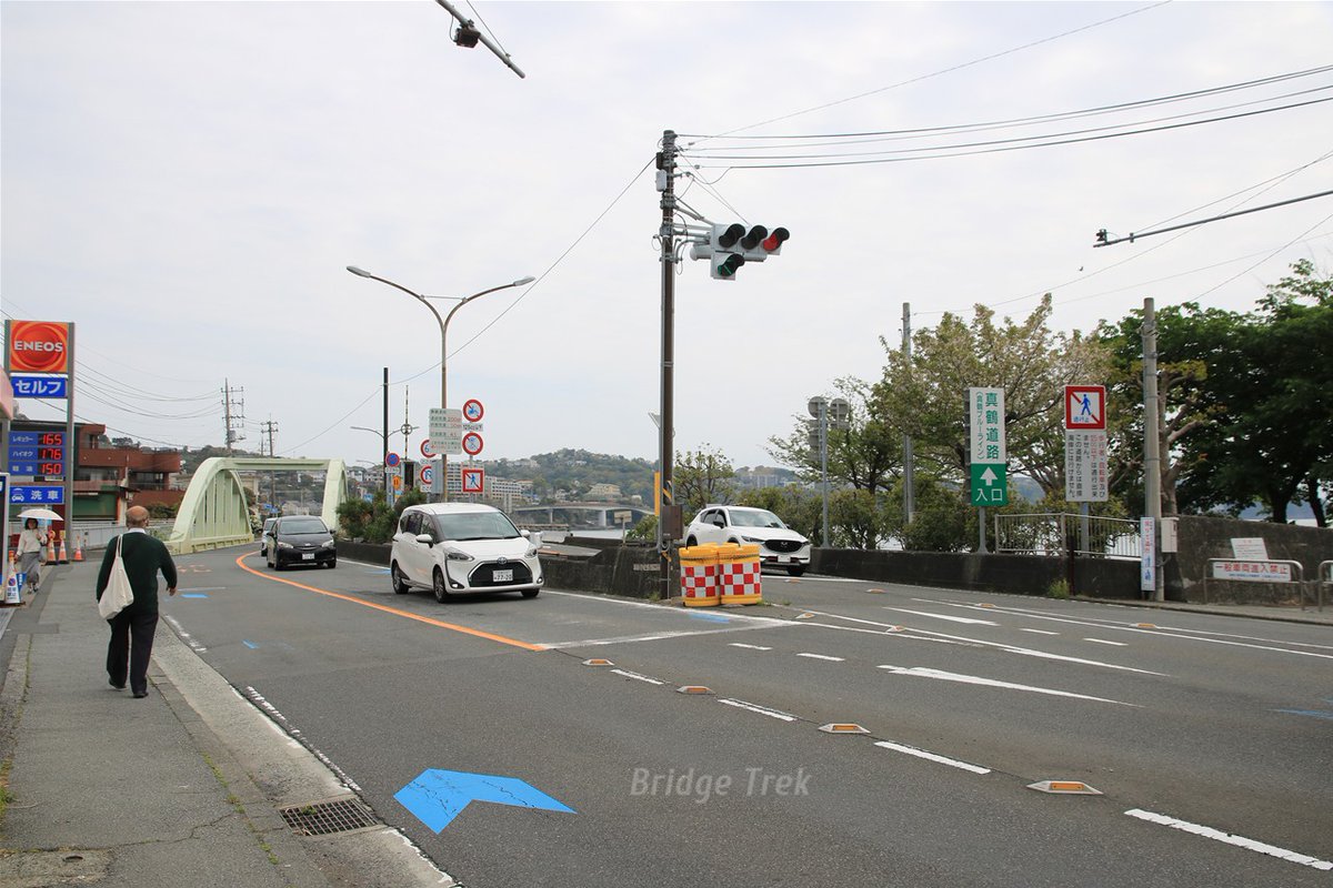 japan_bridge's tweet image. 湯河原橋 他
1980年(昭和55年)竣工、3径間連続有ヒンジラーメン箱桁橋他

スパ・フランコルシャンのオー・ルージュに似ているらしい･･
#MFゴースト #MFG #EauRouge