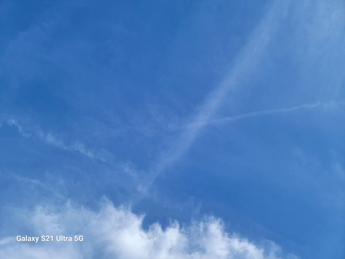 JamesOLamb's tweet image. The current efforts of #EVIL in our #Missouri skies above our property. Do something, @epaleezeldin, about the continuous #CrimesAgainstHumanity!

#enoughisenough