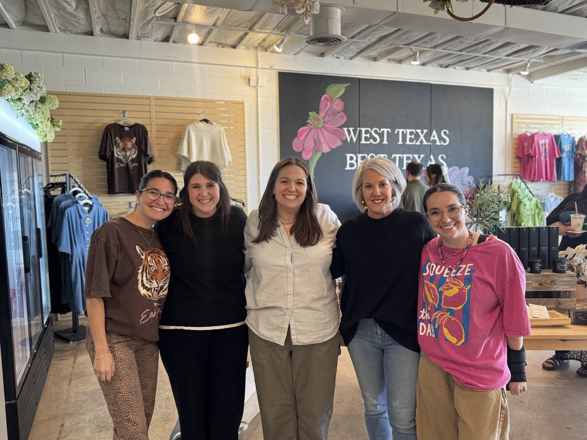 DrSDHoward's tweet image. These fabulous young ladies are #MadeinMISD and now doing great things! Some are on team @midland_isd and Katelyn is the new owner of Velvet Mesquite. Still time to stop by tonight before 7:00. #ProudPrincipal moment 🤍🩶🤍🩶