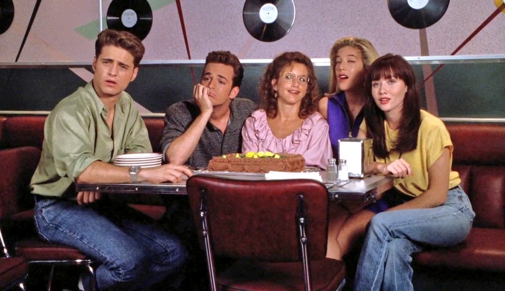 Re watching #BeverlyHills90210
#DylanandBrenda should've been the endgame if Brenda hadn't been cut from the show and Dylan hadn't been a troubled guy. #BrendaandDylan #BrandonWalsh #90s #SteveSanders #DylanMckay #BrendaWalsh #BH90210 #TeamBrenda #Brylan #1990s #anninovanta